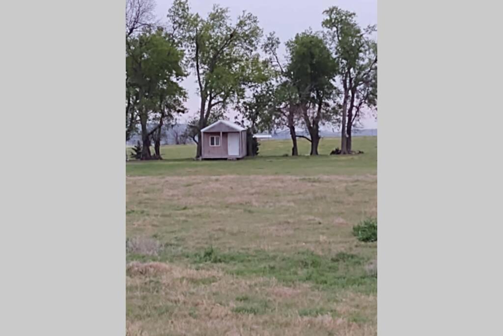 Tiny Cabin At The Donkeyranch Medicine Park Екстериор снимка